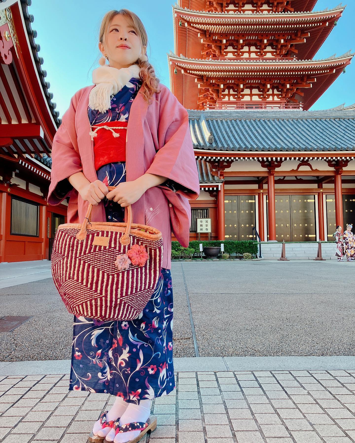 日本 × ケニアの伝統が組み合わさった世界に一つのバッグ!page-visual 日本 × ケニアの伝統が組み合わさった世界に一つのバッグ!ビジュアル
