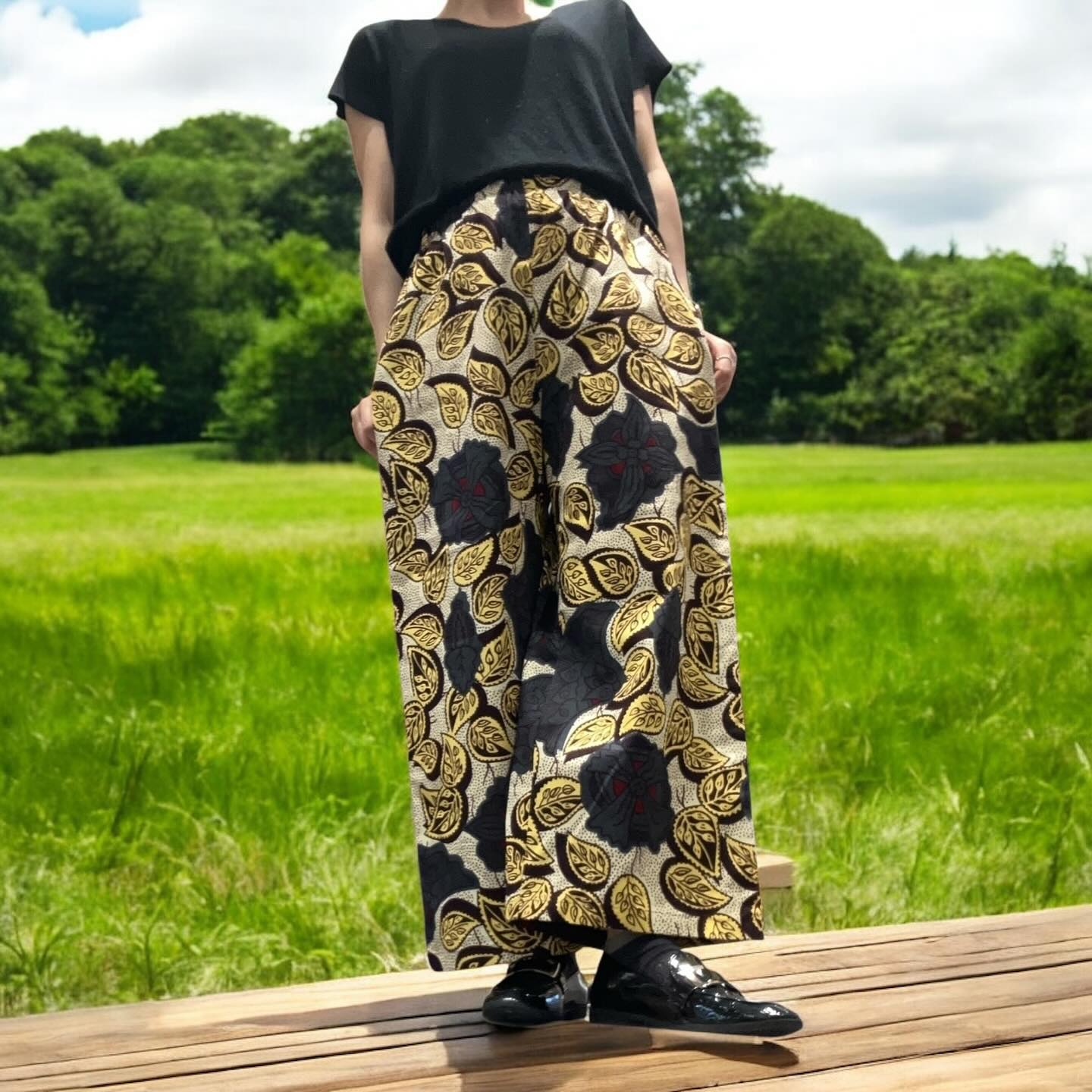 ストレートパンツに新柄が登場!page-visual ストレートパンツに新柄が登場!ビジュアル